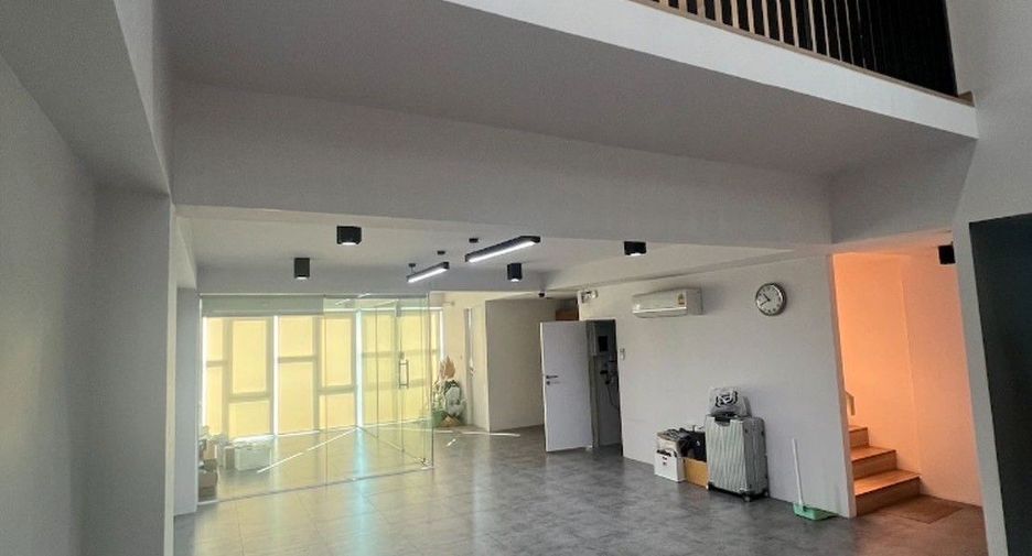For rent 2 bedrooms house in Bang Na, Bangkok