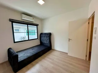 For rent 3 bedrooms townhouse in Bang Phli, Samut Prakan