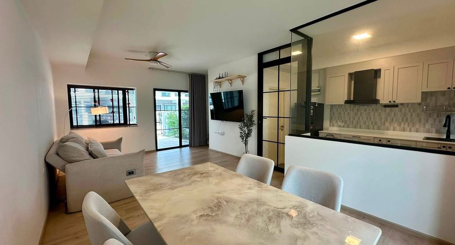 For rent 3 bedrooms townhouse in Bang Phli, Samut Prakan