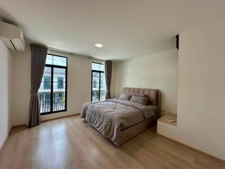 For rent 3 bedrooms townhouse in Bang Phli, Samut Prakan
