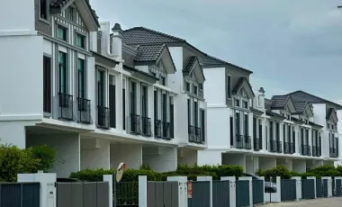 For rent 3 bedrooms townhouse in Bang Phli, Samut Prakan