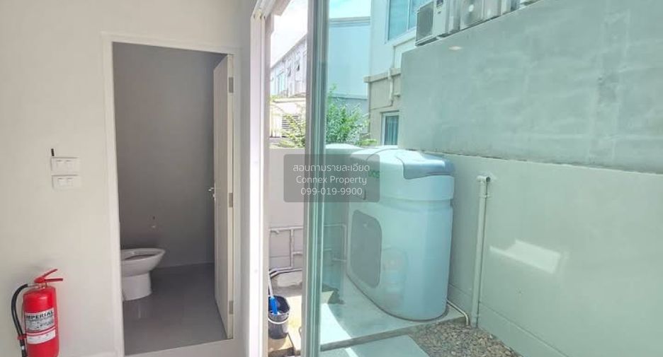 Casa adosada en venta de 2 habitaciones en Krathum Baen, Samut Sakhon