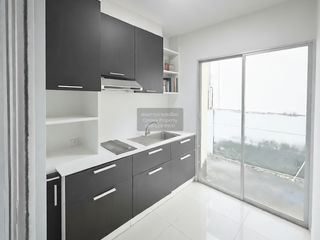 Casa adosada en venta de 3 habitaciones en Pak Kret, Nonthaburi