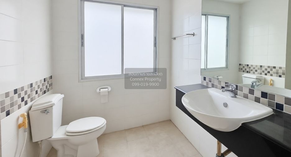 For sale 3 ベッドルーム townhouse in Pak Kret, Nonthaburi