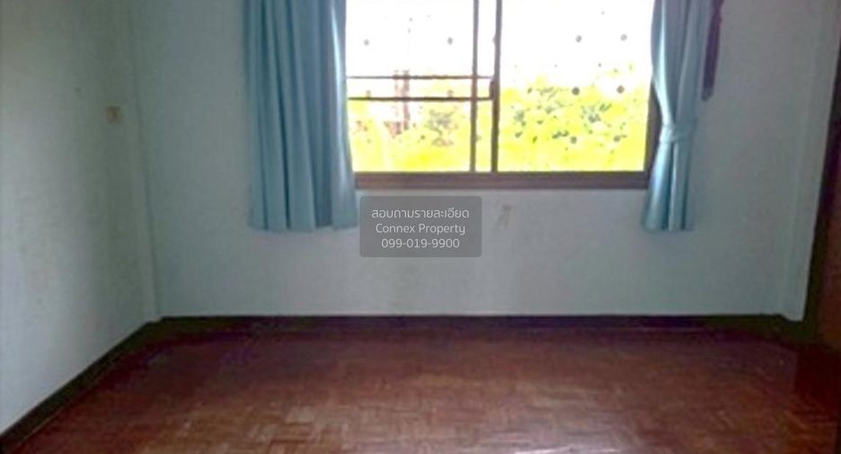Casa adosada en venta de 6 habitaciones en Lat Krabang, Bangkok