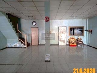 Casa adosada en venta de 6 habitaciones en Lat Krabang, Bangkok