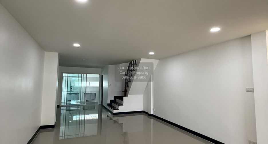 Casa adosada en venta de 3 habitaciones en Sai Mai, Bangkok