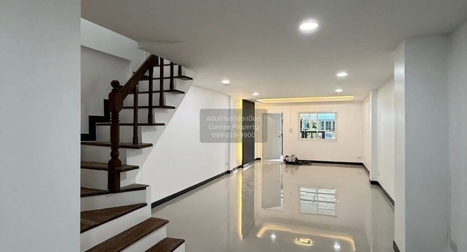Casa adosada en venta de 3 habitaciones en Sai Mai, Bangkok