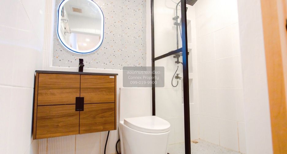 For sale 4 bedrooms townhouse in Wang Thonglang, Bangkok