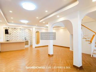 For sale 4 bedrooms townhouse in Wang Thonglang, Bangkok