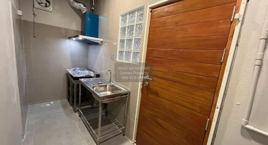 Casa adosada en venta de 3 habitaciones en Bang Na, Bangkok