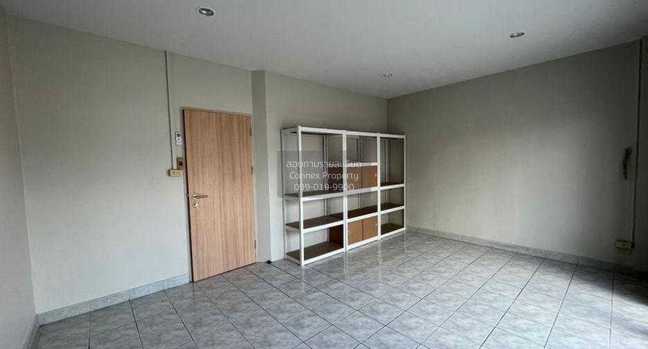 Casa adosada en venta de 3 habitaciones en Bang Na, Bangkok