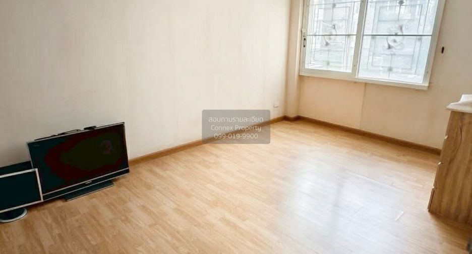 Reihenhaus zum Kauf mit 4 Zimmer in Pak Kret, Nonthaburi