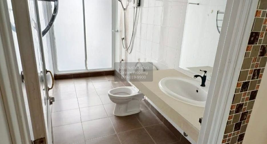 Reihenhaus zum Kauf mit 4 Zimmer in Pak Kret, Nonthaburi