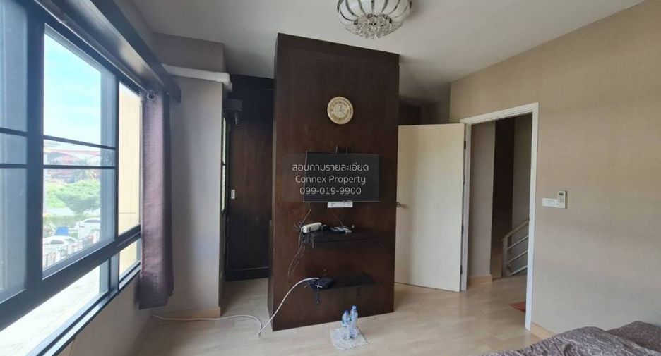 For sale 3 bedrooms townhouse in Prawet, Bangkok
