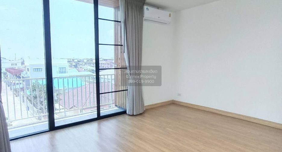 Casa adosada en venta de 3 habitaciones en Mueang Samut Prakan, Samut Prakan