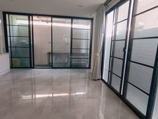 Casa adosada en venta de 3 habitaciones en Mueang Samut Prakan, Samut Prakan