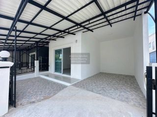 For sale 3 bedrooms townhouse in Prawet, Bangkok