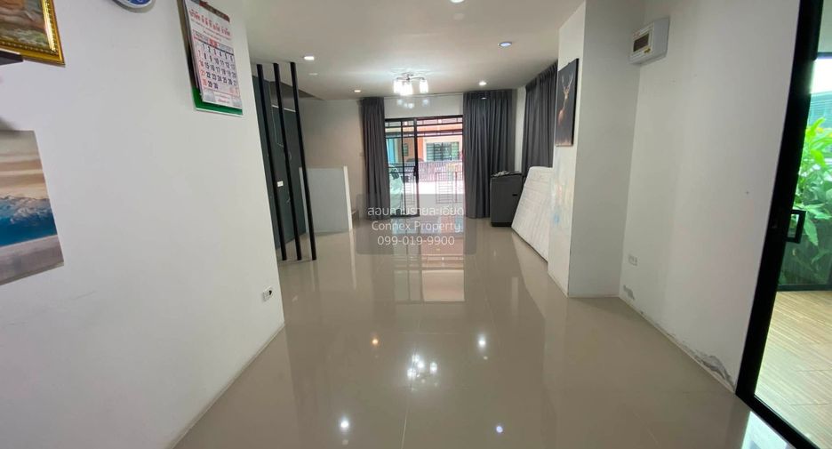 Casa en venta de 4 habitaciones en Phra Samut Chedi, Samut Prakan