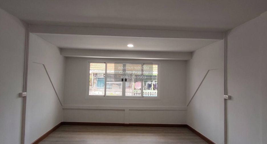 Casa adosada en venta de 3 habitaciones en Bang Bon, Bangkok