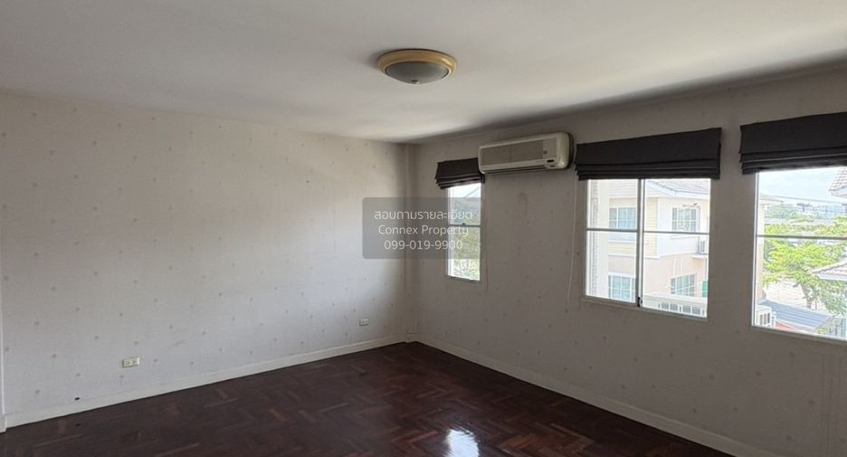 Casa adosada en venta de 3 habitaciones en Chom Thong, Bangkok