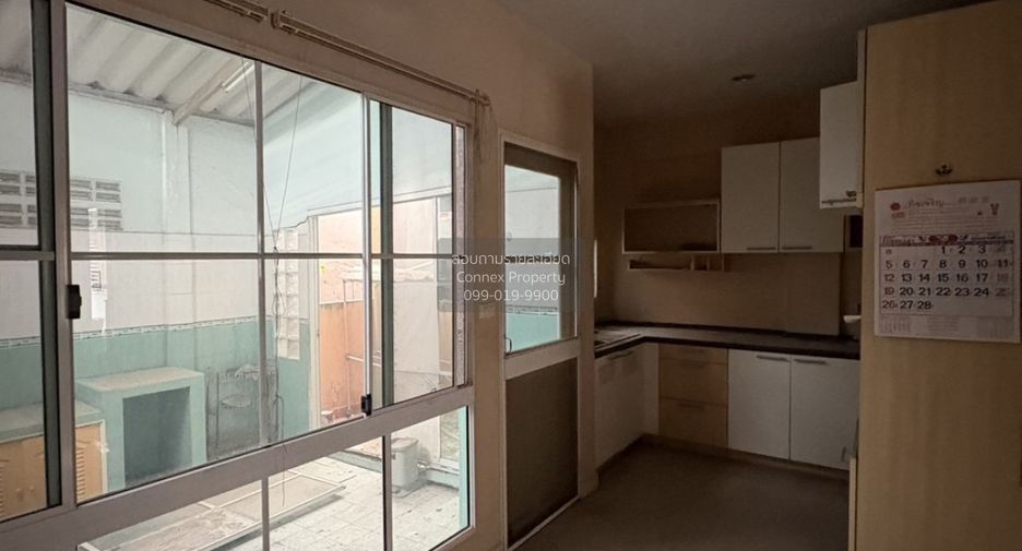 Casa adosada en venta de 3 habitaciones en Chom Thong, Bangkok