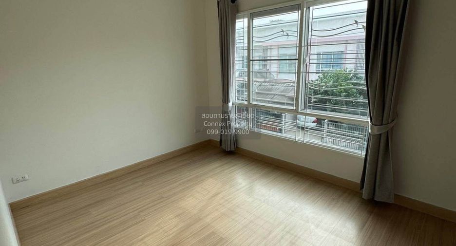 Casa adosada en venta de 3 habitaciones en Bang Kruai, Nonthaburi