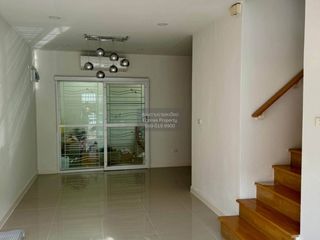Casa adosada en venta de 3 habitaciones en Bang Kruai, Nonthaburi