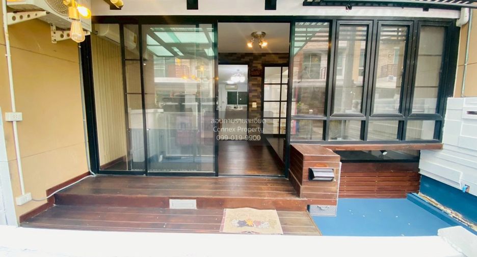 For sale 3 bedrooms townhouse in Prawet, Bangkok