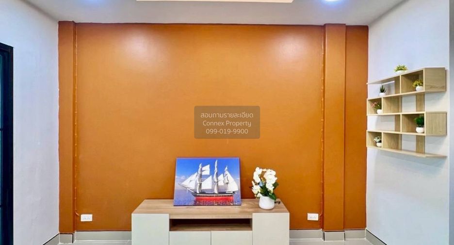 Casa adosada en venta de 3 habitaciones en Sai Noi, Nonthaburi