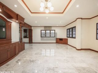 出售 3 卧室 独立屋 在 Bang Kapi, 曼谷