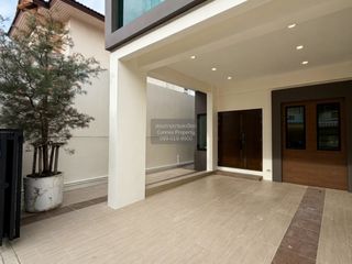 For sale 4 bedrooms townhouse in Lat Phrao, Bangkok