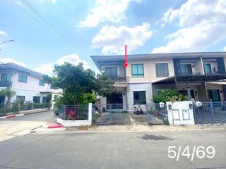 出售 3 卧室 联排别墅 在 Bang Bua Thong, Nonthaburi