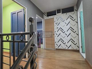 Casa adosada en venta de 3 habitaciones en Bangkok Yai, Bangkok