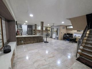 Casa adosada en venta de 3 habitaciones en Bangkok Yai, Bangkok