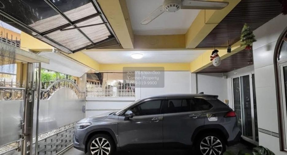 Casa adosada en venta de 3 habitaciones en Bangkok Yai, Bangkok
