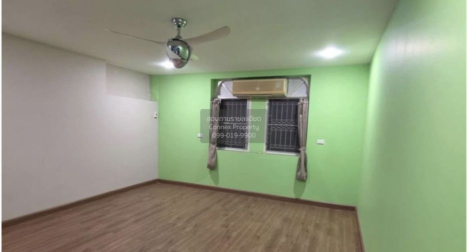 Casa adosada en venta de 3 habitaciones en Bangkok Yai, Bangkok