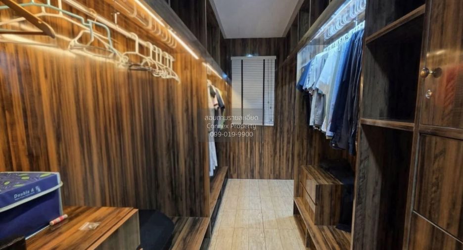 Casa adosada en venta de 3 habitaciones en Bangkok Yai, Bangkok