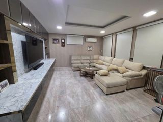 Casa adosada en venta de 3 habitaciones en Bangkok Yai, Bangkok