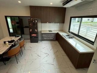 Casa en venta de 4 habitaciones en Mueang Samut Sakhon, Samut Sakhon