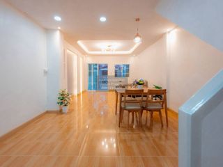Casa adosada en venta de 3 habitaciones en Mueang Nonthaburi, Nonthaburi