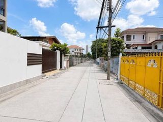 出售 4 卧室 独立屋 在 Mueang Nonthaburi, Nonthaburi
