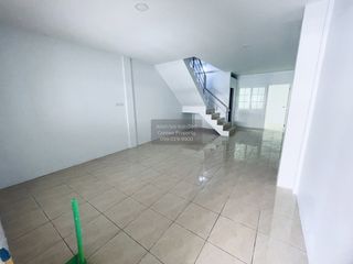Reihenhaus zum Kauf mit 3 Zimmer in Mueang Samut Prakan, Samut Prakan