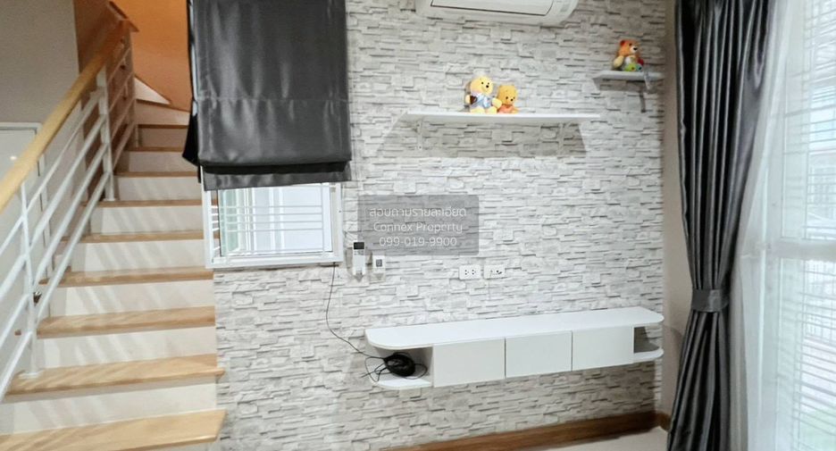 Casa adosada en venta de 3 habitaciones en Bang Khen, Bangkok