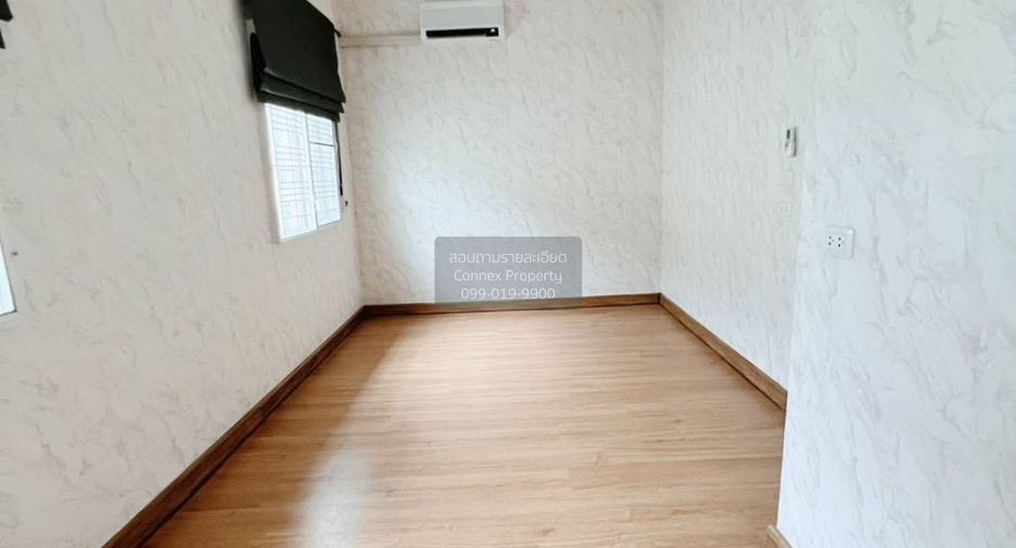Casa adosada en venta de 3 habitaciones en Bang Khen, Bangkok