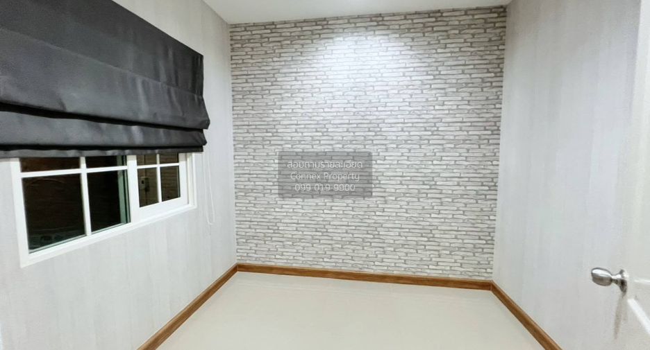 Casa adosada en venta de 3 habitaciones en Bang Khen, Bangkok