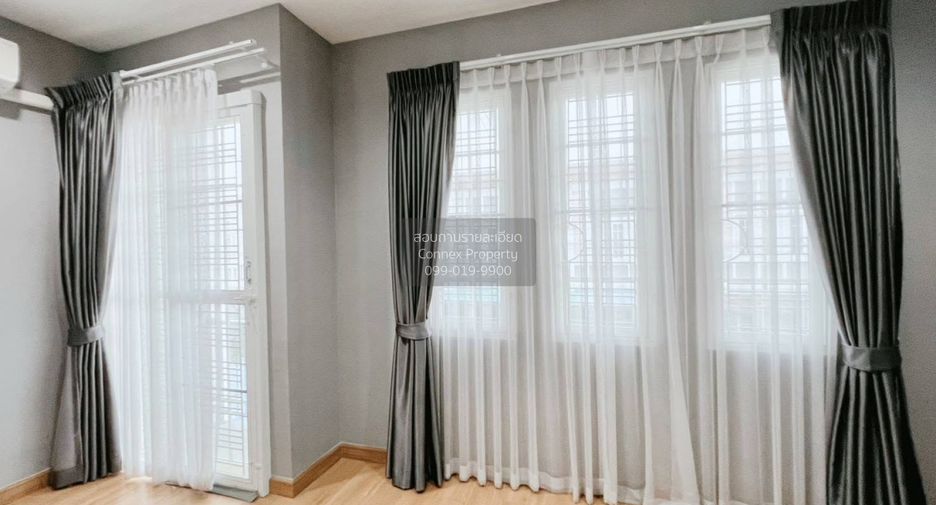 Casa adosada en venta de 3 habitaciones en Bang Khen, Bangkok