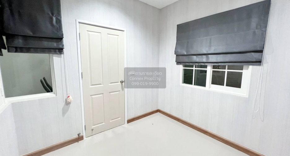 Casa adosada en venta de 3 habitaciones en Bang Khen, Bangkok