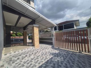 Casa en venta de 4 habitaciones en Lam Luk Ka, Pathum Thani