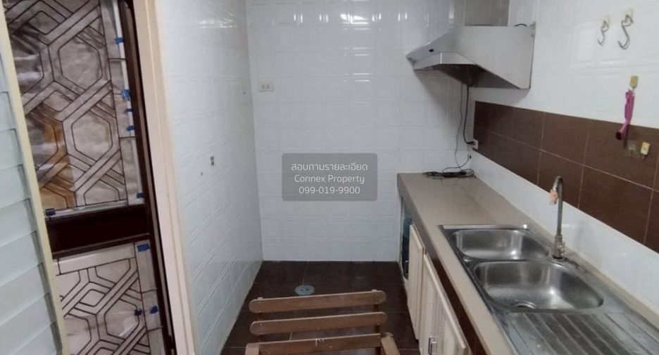 Reihenhaus zum Kauf mit 3 Zimmer in Phutthamonthon, Nakhon Pathom